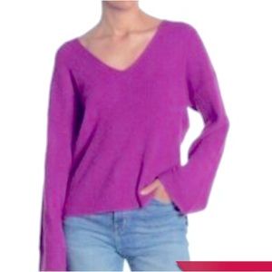 Free Press Fuschia V Neck Long Bell Sleeves High Low Sweater NWOT SzS Side Vents